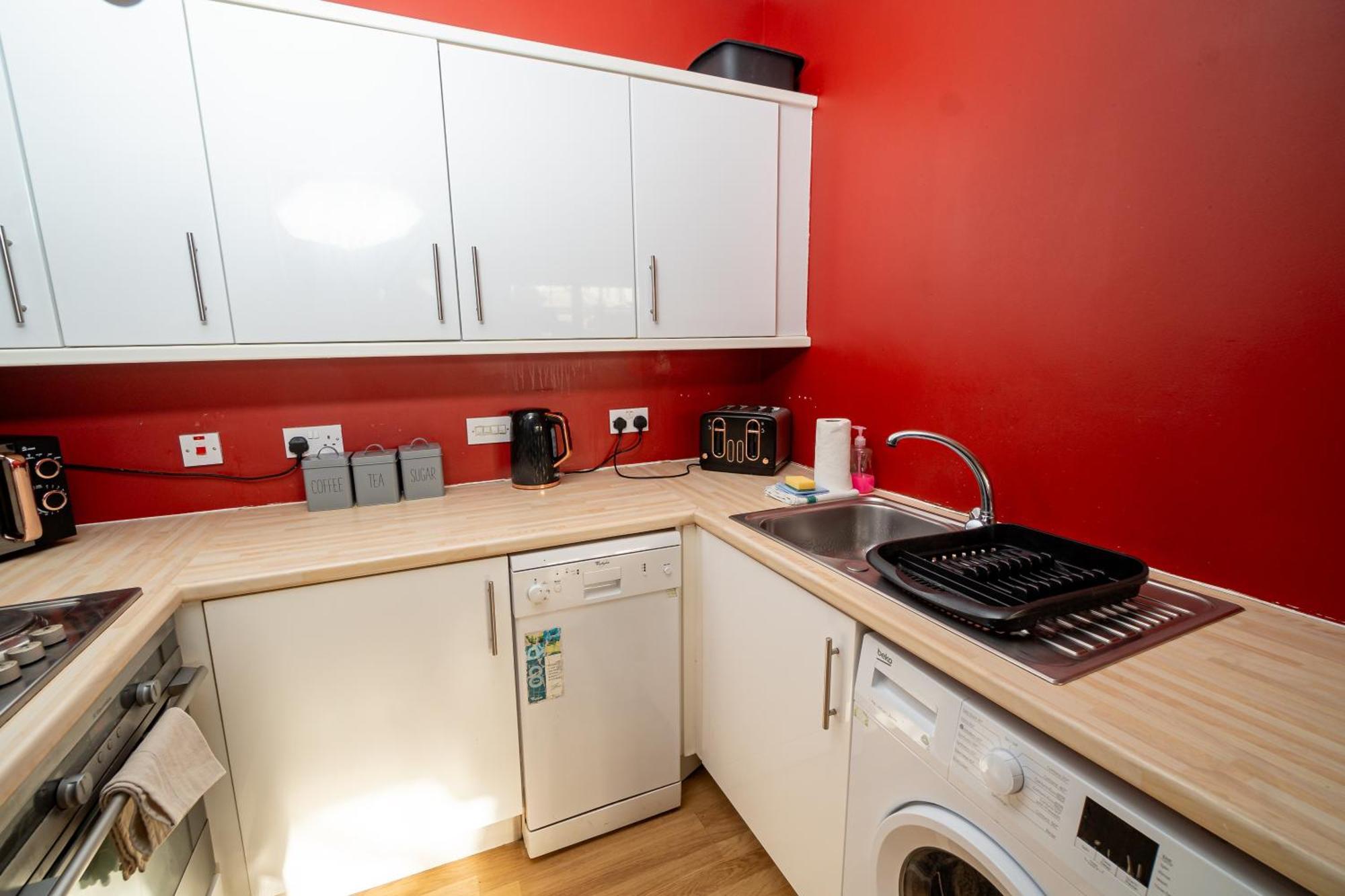 Cozy And Modern 2-Bed Apartment Swansea Exterior foto